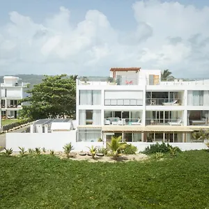 https://amazing-ocean-front-2-bedroom-apartment.comcaribbean.com