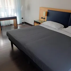 https://padova-central-station-luxury-rooms.hotelinveneto.com