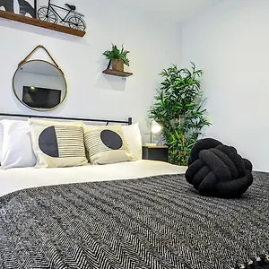 https://innit-townhouse.cambridgehotelsuk.com